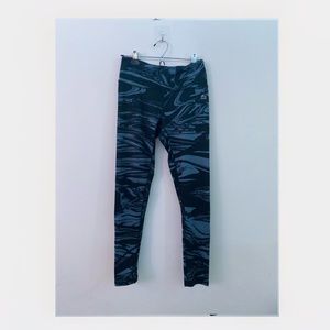 Marbled Yoga Leggings size medium